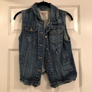 Jean Vest